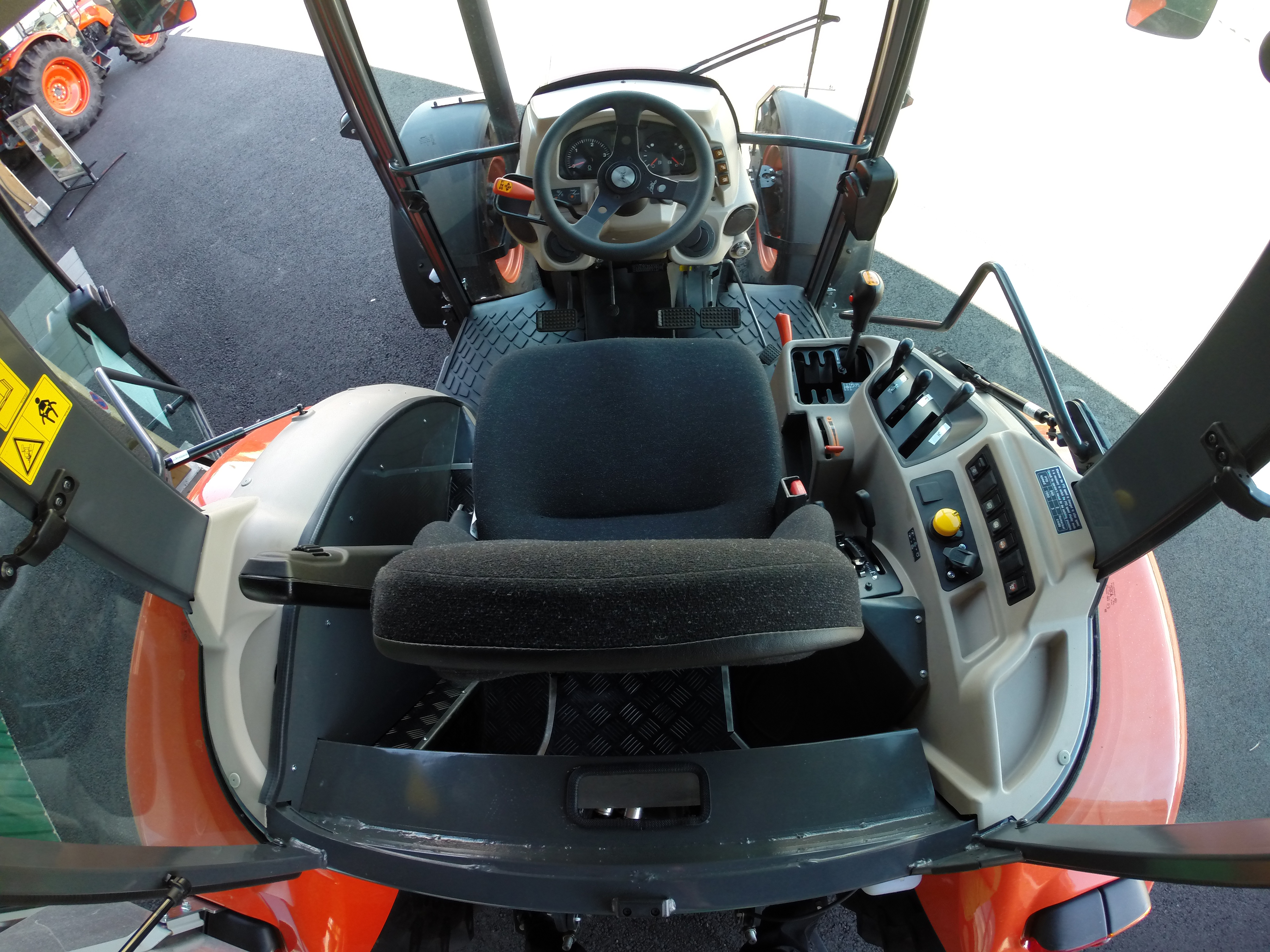 bild 3 av Kubota M8560/M9960 Skogsombyggd