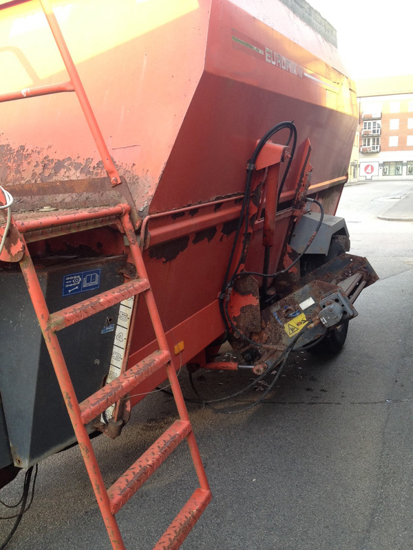 bild 2 av Kuhn EUROMIX ll 1460 Mixervagn